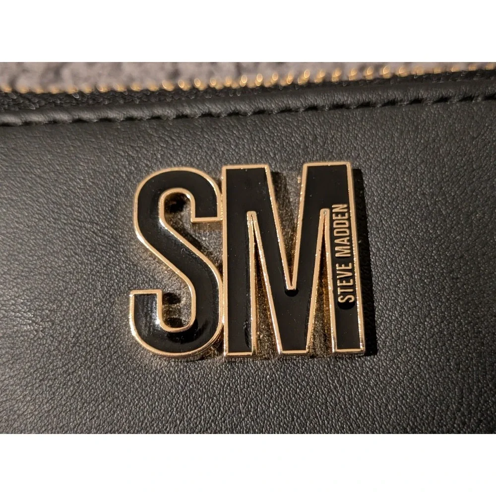 Steve Madden Card Holder / Wallet, Zip Around Coin Purse - Black & Gold